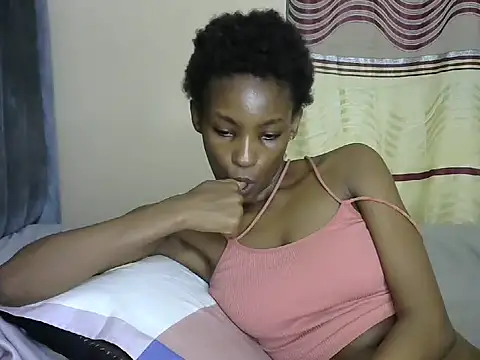 Snapshot of slim_ebon chatting on 05.28.26 slim ebon online show from 05.28.26