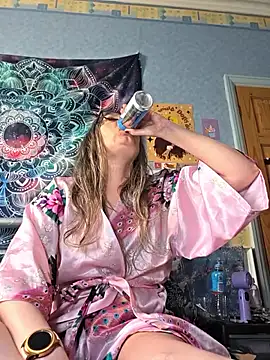 Snapshot of Izzylove47 chatting on 05.16.26 Izzylove47 online show from 05.16.26