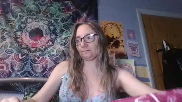Snapshot of Izzylove47 chatting on 05.19.26 Izzylove47 online show from 05.19.26