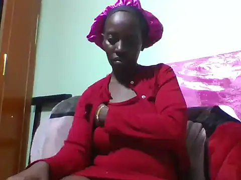 Snapshot of maamypussy chatting on 05.19.26 maamypussy online show from 05.19.26