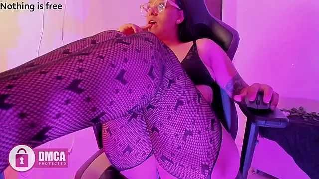 Snapshot of Spicydollx_1 chatting on 06.18.26 Spicydollx 1 online show from 06.18.26