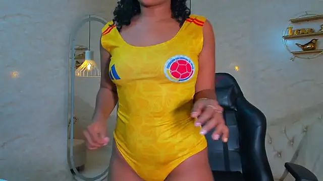 Snapshot of Horny_Curls chatting on 06.28.26 Horny Curls online show from 06.28.26