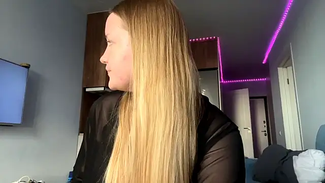 Snapshot of Lisi_Kiss_ chatting on 05.28.26 Lisi Kiss online show from 05.28.26