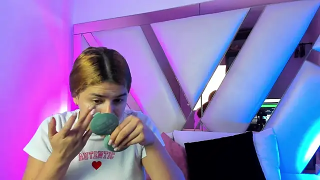 AliceCruzz online show from 07.27.26