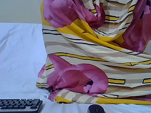 petite pretti online show from 06.06.26