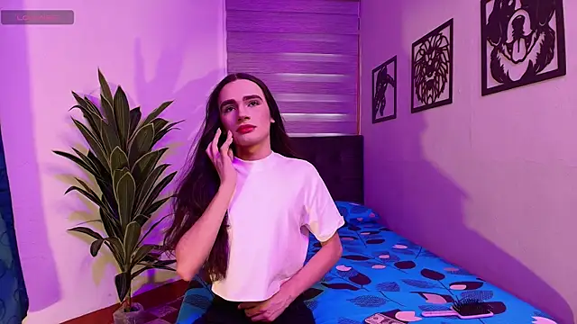 Snapshot of AURALIS_LUX chatting on 05.18.26 AURALIS LUX online show from 05.18.26