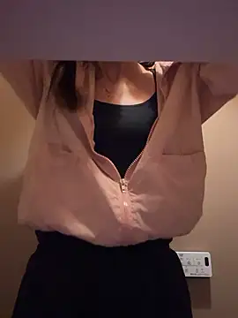 Snapshot of coconayui chatting on 05.19.26 coconayui online show from 05.19.26