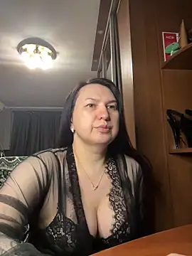 Snapshot of EvaBeautyXxX chatting on 06.17.26 EvaBeautyXxX online show from 06.17.26