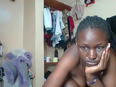 Snapshot of petite_cuteass chatting on 05.29.26 petite cuteass online show from 05.29.26