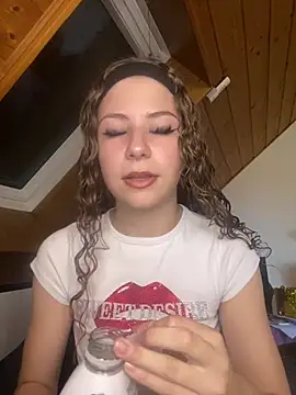 Snapshot of MilaRoseee chatting on 07.11.26 MilaRoseee online show from 07.11.26