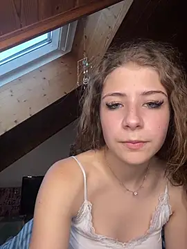 Snapshot of MilaRoseee chatting on 07.19.26 MilaRoseee online show from 07.19.26