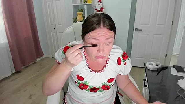 Snapshot of Vika73 chatting on 12.07.24 Vika73 online show from 12.07.24