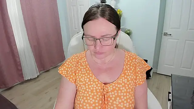 Snapshot of Vika73 chatting on 02.22.25 Vika73 online show from 02.22.25