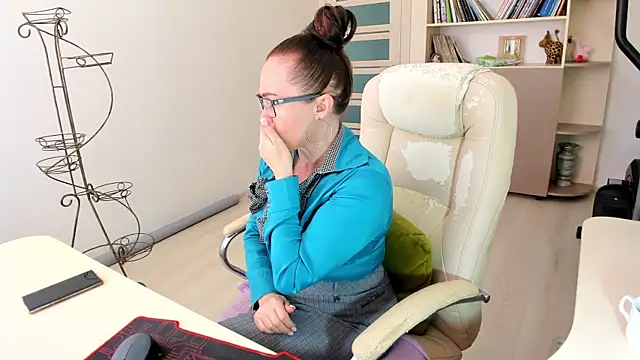 Snapshot of Vika73 chatting on 11.13.25 Vika73 online show from 11.13.25