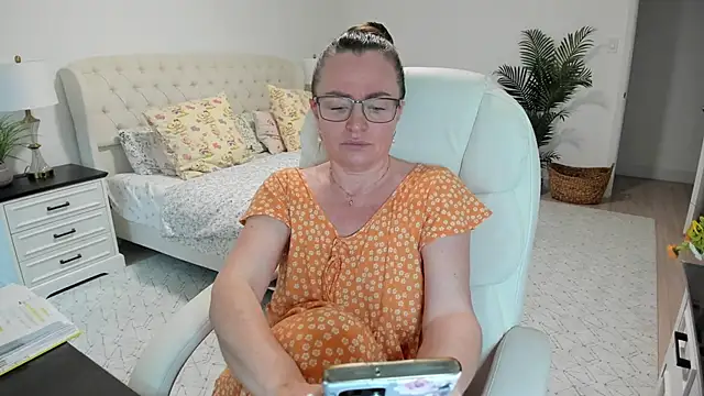 Snapshot of Vika73 chatting on 03.26.26 Vika73 online show from 03.26.26