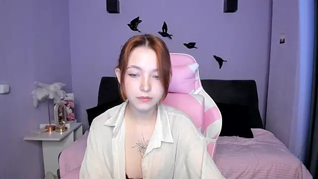 Snapshot of New_Web_Girl chatting on 05.23.26 New Web Girl online show from 05.23.26