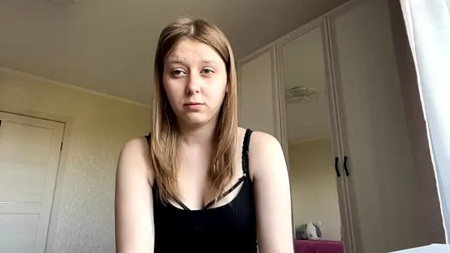 Snapshot of HeyItsAgata chatting on 05.19.26 HeyItsAgata online show from 05.19.26