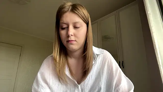 Snapshot of HeyItsAgata chatting on 05.20.26 HeyItsAgata online show from 05.20.26