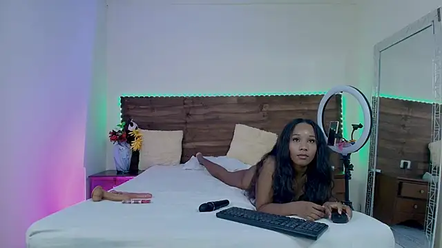 Snapshot of valeska_rose chatting on 07.19.26 valeska rose online show from 07.19.26