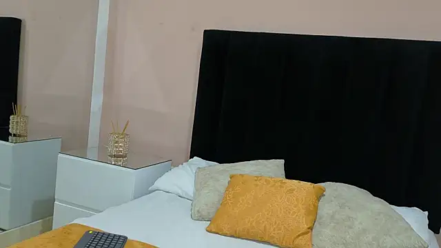 MILA AND COTI online show from 06.04.26