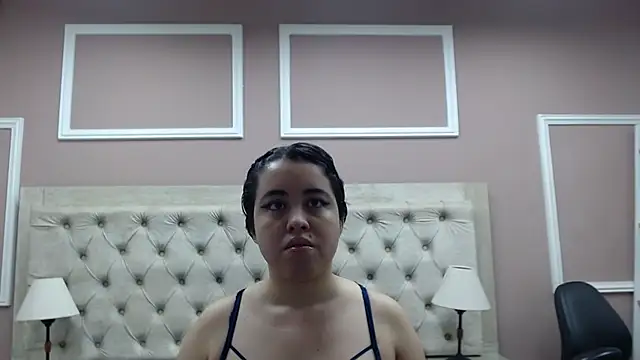 Snapshot of nia_taylorX chatting on 05.20.26 nia taylorX online show from 05.20.26