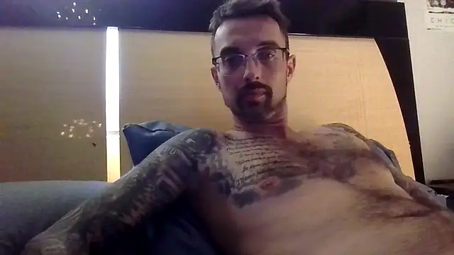 Snapshot of MrDGrey chatting on 06.25.26 MrDGrey online show from 06.25.26