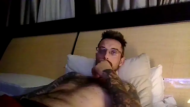 Snapshot of MrDGrey chatting on 07.01.26 MrDGrey online show from 07.01.26