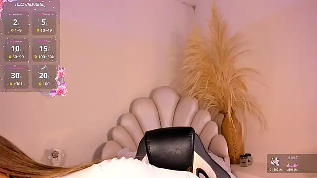Snapshot of SelenaRogers chatting on 06.20.26 SelenaRogers online show from 06.20.26