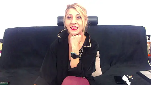 Snapshot of FoxyloveXXX chatting on 07.22.26 FoxyloveXXX online show from 07.22.26