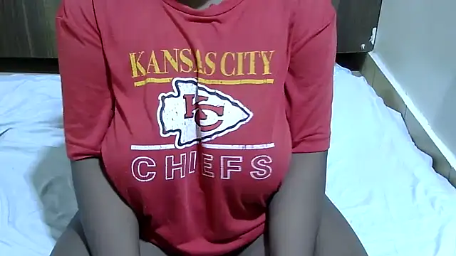 RawHoneyXo- online show from 05.18.26
