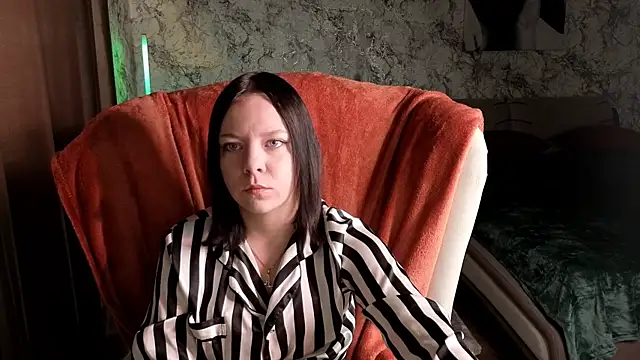 Shirley Hartt online show from 05.21.26