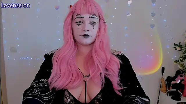Snapshot of evilla_brill_ chatting on 05.25.26 evilla brill online show from 05.25.26