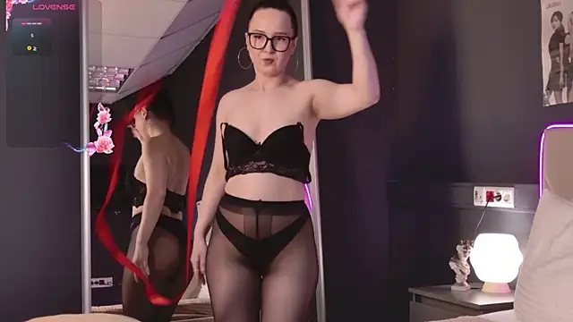 TishaSilverr online show from 06.18.26