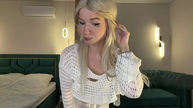 Snapshot of VikkiiSecret chatting on 07.11.26 VikkiiSecret online show from 07.11.26
