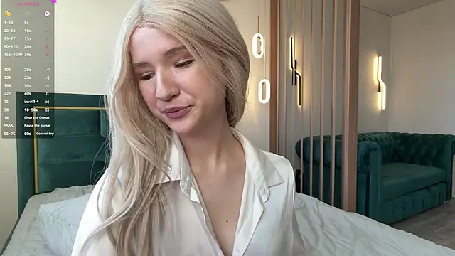Snapshot of VikkiiSecret chatting on 07.29.26 VikkiiSecret online show from 07.29.26