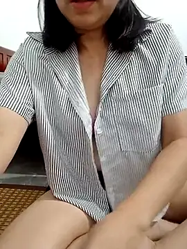 Snapshot of LalisaSexy chatting on 07.25.26 LalisaSexy online show from 07.25.26