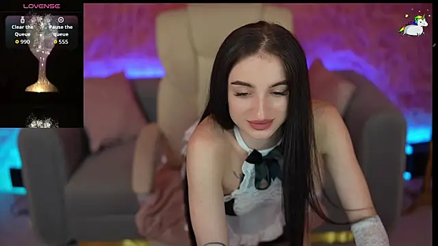 EmilyyMoon online show from 05.26.26