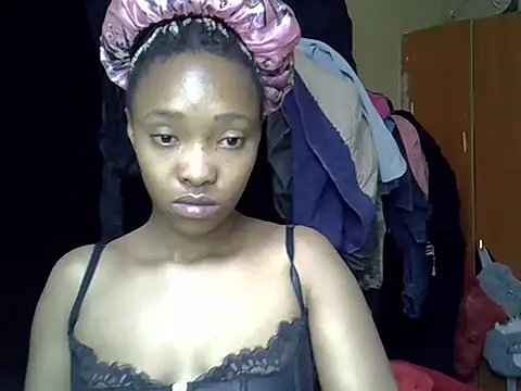 Snapshot of pretty_jazminee1 chatting on 05.21.26 pretty jazminee1 online show from 05.21.26