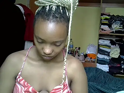 Snapshot of pretty_jazminee1 chatting on 05.24.26 pretty jazminee1 online show from 05.24.26