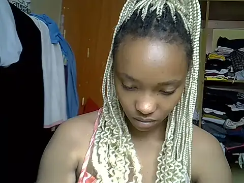 Snapshot of pretty_jazminee1 chatting on 05.27.26 pretty jazminee1 online show from 05.27.26