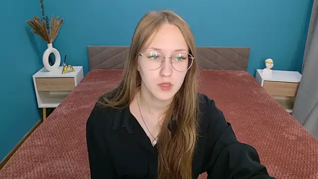 Snapshot of Calista_Everleig chatting on 06.09.26 Calista Everleig online show from 06.09.26