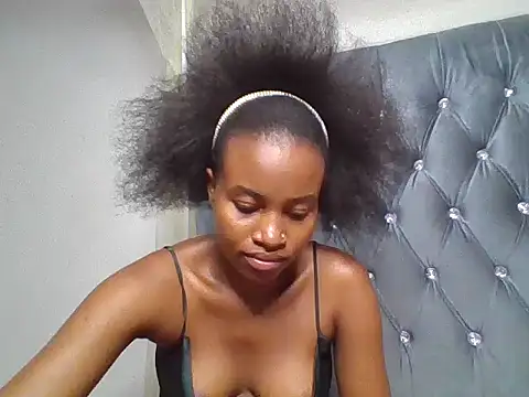 Snapshot of Rebel-Queen chatting on 06.28.26 Rebel-Queen online show from 06.28.26