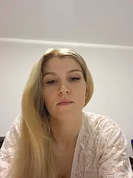 HotBlondie69 online show from 06.28.26