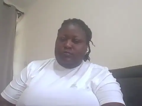 Snapshot of fat_ebonyqueen chatting on 05.22.26 fat ebonyqueen online show from 05.22.26