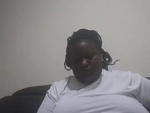 Snapshot of fat_ebonyqueen chatting on 05.22.26 fat ebonyqueen online show from 05.22.26