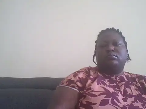 Snapshot of fat_ebonyqueen chatting on 05.25.26 fat ebonyqueen online show from 05.25.26