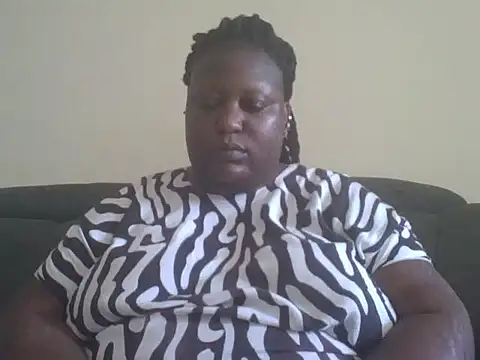Snapshot of fat_ebonyqueen chatting on 05.27.26 fat ebonyqueen online show from 05.27.26