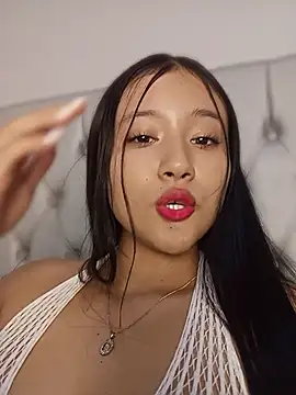 amara huxly online show from 07.13.26