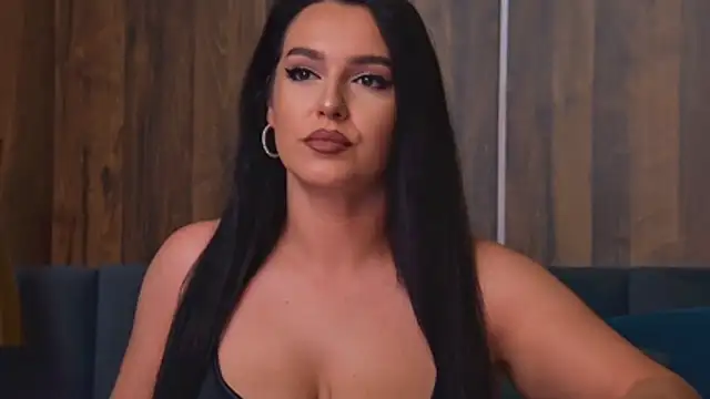 Snapshot of JennifferGray chatting on 07.17.26 JennifferGray online show from 07.17.26
