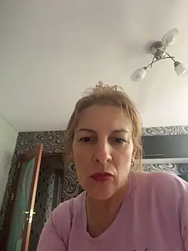Snapshot of Hot-Milf4U chatting on 05.20.26 Hot-Milf4U online show from 05.20.26